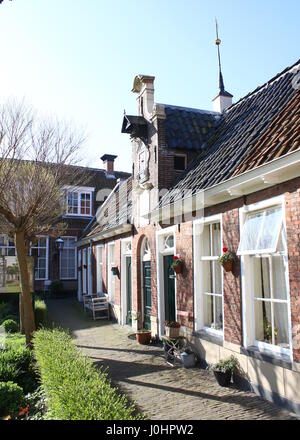 Sint Anthonygasthuis (Saint Antony's Hofje  = cour avec hospices), centre-ville de Groningen, Pays-Bas. Fondée en 1517. Banque D'Images