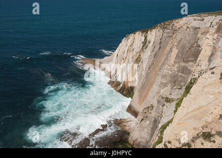 Azkorri falaises et littoral à Getxo, Bilbao, Pays Basque, Espagne. Banque D'Images