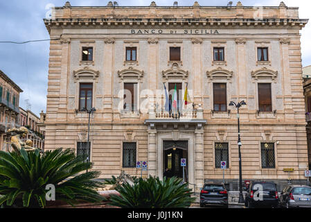 Banco di Sicilia capacités au Square d'Archimedes (Piazza Archimede) sur l'île d'Ortygie, partie historique de la ville de Syracuse, Sicile, Italie Île Banque D'Images
