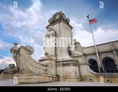 Statue de Christophe Colomb à l'extérieur de la gare Union, Washington DC, USA Banque D'Images