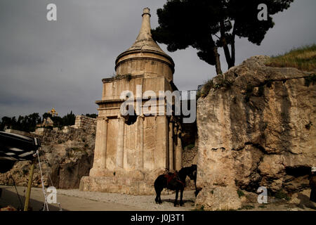 Yad Avshalom, le tombeau d'Absalom, également appelé pilier d'Absalom attribuée à genre fils de David Absalom mais est vraiment un 1er siècle après J.C. tombe. Banque D'Images