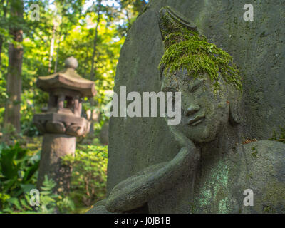 Statue bouddhiste, Musée Nezu, Omotesando, Tokyo, Japon Banque D'Images