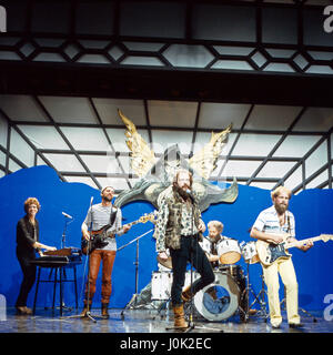 Britische 'groupe de Rock Progressif Jethro Tull' bei einem Auftritt in Deutschland, 1980er Jahre. Groupe de rock progressif britannique 'Jethro Tull' l'exécution en Allemagne, années 80. Banque D'Images