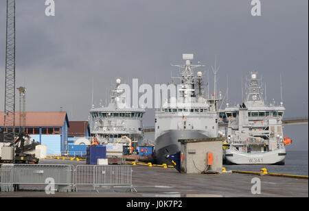 Navires de la Garde côtière canadienne, Kystvakten norvégien, amarré à Sortland. Sortland, Nordland, Norvège. Banque D'Images