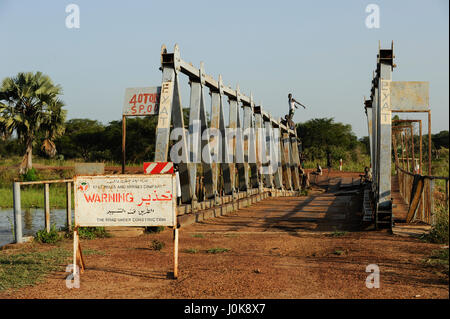 Soudan du Sud Lake States, route entre Juba et Rumbek à Bamam / pont poursuivi de Bahr el Ghazal au Soudan dans l'état des Lacs, Région , Bamam Bruecke, Strasse und zwischen Rumbek Juba Banque D'Images