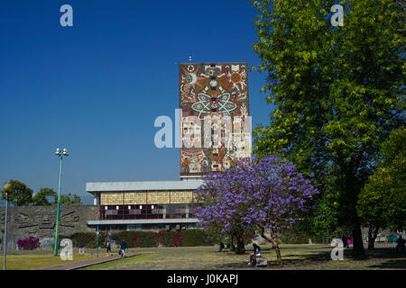 La mosaïque de la bibliothèque centrale de l'artiste Juan O'Gorman Université de l'UNAM, Mexico, Mexique Banque D'Images