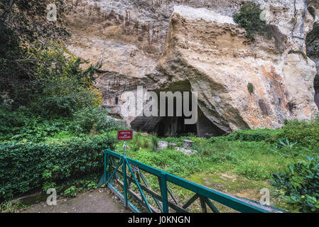 Grotte Ropemakers dans Latomia del Paradiso l'ancienne carrière de pierre, partie de Parc archéologique de Neapolis, la ville de Syracuse en Sicile, l'île de l'Italie Banque D'Images