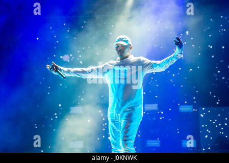 BENICASSIM, ESPAGNE - 14 juil : Major Lazer (electronic music band composé de producteur Diplo, Jillionaire et Walshy Fire) produisent en concert à F Banque D'Images