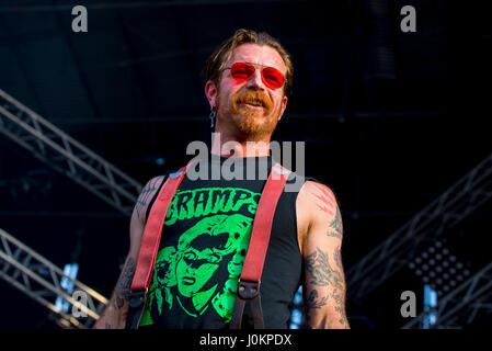 MADRID - SEP 10 : Eagles of Death Metal (groupe de rock américain fondé par Jesse Hughes et Josh Homme) produisent en concert au Festival de musique Dcode sur sept. Banque D'Images