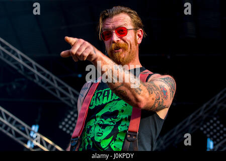 MADRID - SEP 10 : Eagles of Death Metal (groupe de rock américain fondé par Jesse Hughes et Josh Homme) produisent en concert au Festival de musique Dcode sur sept. Banque D'Images