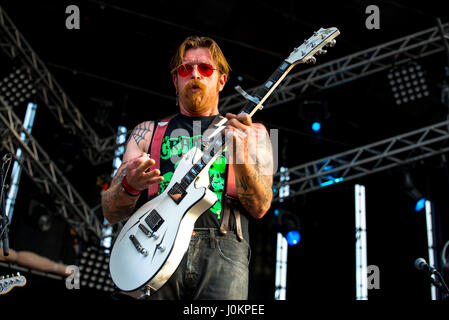 MADRID - SEP 10 : Eagles of Death Metal (groupe de rock américain fondé par Jesse Hughes et Josh Homme) produisent en concert au Festival de musique Dcode sur sept. Banque D'Images