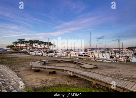 San Francisco Marina Yacht Harbour au coucher du soleil - San Francisco, California, USA Banque D'Images