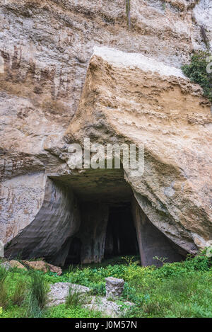 Grotte Ropemakers dans Latomia del Paradiso l'ancienne carrière de pierre, partie de Parc archéologique de Neapolis, la ville de Syracuse en Sicile, l'île de l'Italie Banque D'Images