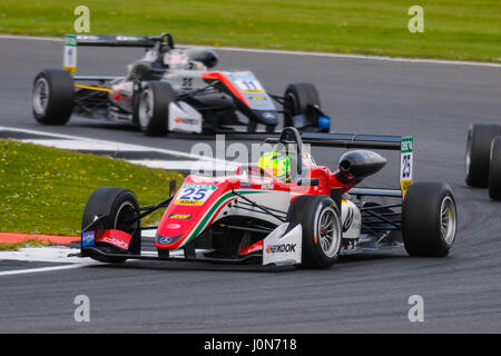 Mick Schumacher, 18 ans, fils de l'ancien champion du monde de F1 Michael Schumacher prend part à la course de F3 2017 Banque D'Images