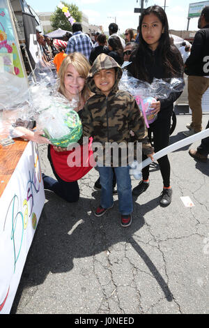 Los Angeles, CA, USA. 14 avr, 2017. 14 avril 2017 - Los Angeles, Californie - Deidre Hall. La mission de Los Angeles Célébration de Pâques pour les sans-abri. Photo Credit : Crédit : AdMedia AdMedia/ZUMA/Alamy Fil Live News Banque D'Images