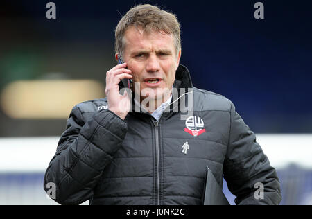 Bolton Wanderers manager Phil avant de Parkinson le ciel parier Championship match à SportsDirect.com Park, Oldham. Banque D'Images