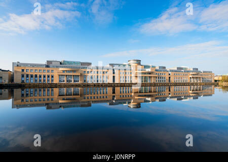 Vue extérieure de Victoria Quay bureaux du gouvernement écossais à Leith, Édimbourg, Écosse, Royaume-Uni. Banque D'Images