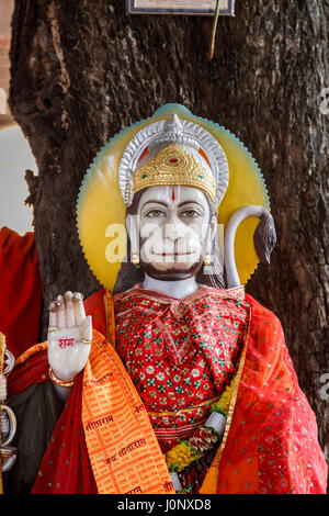 Statue du Dieu Singe Hanuman en hindou temple local, Pragpur, un village historique en Kagra district, Himachal Pradesh, Inde Banque D'Images