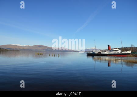 De la femme de chambre sur le Loch le Loch Lomond Banque D'Images