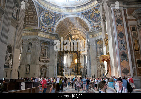 De l'intérieur le dôme de Saint-Pierre, Vatican, Rome, Latium, Italie, Europe Banque D'Images