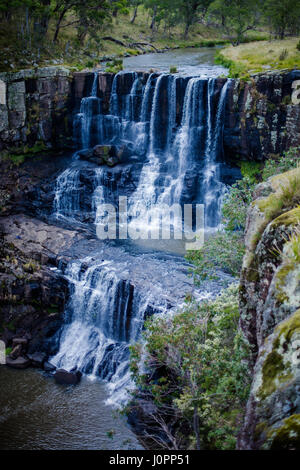 Une belle cascade dans les Blue Mountains, NSW, Australie Banque D'Images
