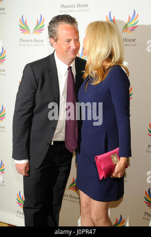 (L-R) amis acteurs Matthew Perry et Lisa Kudrow assister à la 12e édition annuelle du triomphe pour le Gala de remise des prix de l'adolescence, le 15 juin 2015 au montage Beverly Hills à Los Angeles, Californie. Banque D'Images