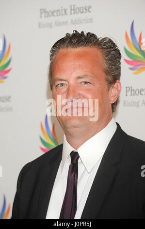 L'acteur Matthew Perry, honoré du prix 2015 "Phoenix Rising" assiste à la 12e édition annuelle du triomphe pour le Gala de remise des prix de l'adolescence, le 15 juin 2015 au montage Beverly Hills à Los Angeles, Californie. Banque D'Images