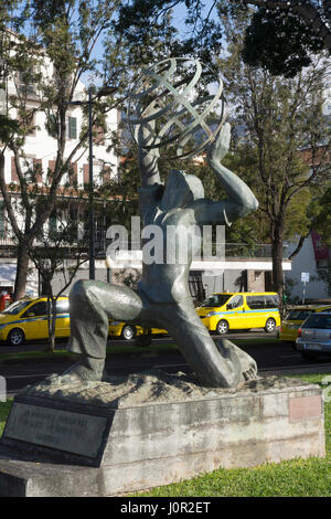 Statue d'un dedictaed à tous les émigrants en Madère Funchal, Madère Banque D'Images