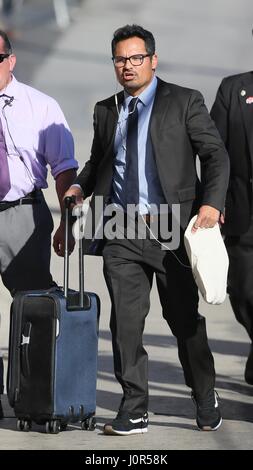 Michael Pena vu arriver à l'ABC Studios pour Jimmy Kimmel Live avec : Michael Pena Où : Los Angeles, California, United States Quand : 16 Mars 2017 Banque D'Images