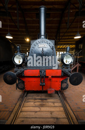 Locomotives à vapeur à l'affiche au Deutsches Technikmuseum, Musée allemand de la technologie, à Berlin, Allemagne Banque D'Images