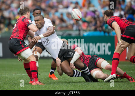 Hong Kong, Chine. 07Th avr, 2017. Isake Katonibau de Fidji en action pendant le tournoi de rugby à 7 match entre le Pays de Galle et les Fidji à Hong Kong, Chine, du 09 jusqu'au 09 avril 2017. - Pas de service de fil- Photo : Jürgen Keßler/dpa/Alamy Live News Banque D'Images