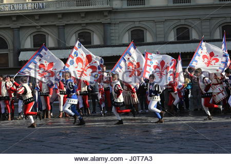 Florence, Italie. Apr 16, 2017. Explosion de la cérémonie Panier : reallifephotos Crédit/Alamy Live News Banque D'Images