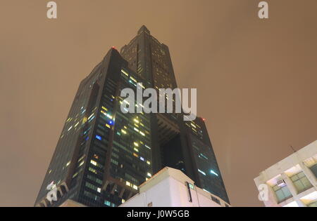 85 Entrée de la Tour Sky à Kaohsiung Taiwan. 85 Sky Tower est 347.5m de haut gratte-ciel de 85 étages situé au centre-ville de Kaohsiung. Banque D'Images