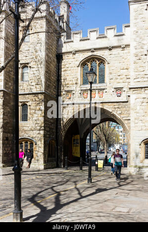 St John's Gate à Clerkenwell formé l'entrée sud de l'enceinte intérieure du 16ème siècle prieuré des chevaliers de Saint-Jean. Banque D'Images