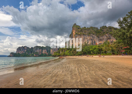 Railay Beach, Ao Nang, province de Krabi, Thaïlande, Asie du Sud-Est Banque D'Images