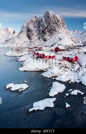 Bâtiments traditionnels de Rorbu à Hamnoy, Lofoten, Nordland, Norvège Banque D'Images
