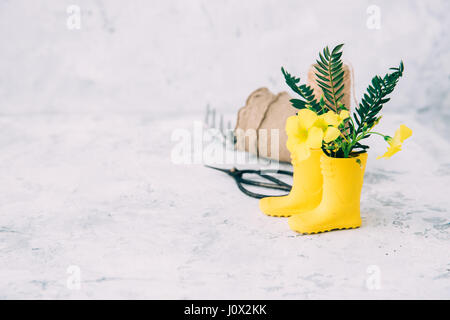 Bottes de fleurs et de jardinage Banque D'Images