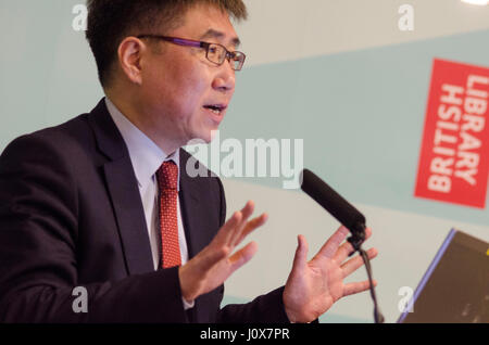 Dr Ha - Joon Chang, entraînant l'économiste coréen basé à l'Université de Cambridge et auteur de ' 23 choses qu'ils ne vous disent pas sur le capitalisme et l'Économie : Le Guide de l'utilisateur.' photographié à idées durables : Le problème avec le capitalisme 17 Février 2015 Banque D'Images