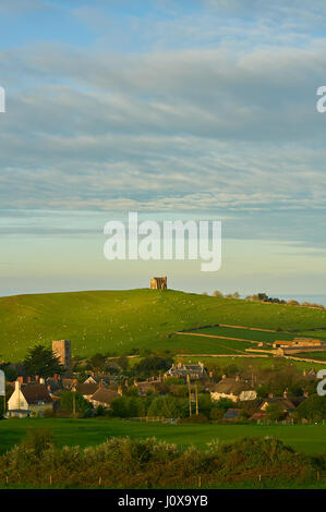 Un matin tôt sur le paysage du Dorset vers Chapelle Sainte Catherine et le petit village d'Abbotsbury. Banque D'Images