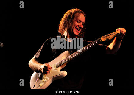 Scott Henderson, Scott Henderson, portrait, guitariste, tribal tech, jazz, fusion, Scott Henderson (né le 26 août 1954) est une fusion de jazz, blues Banque D'Images