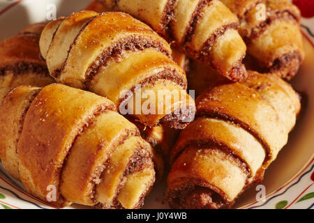 Rugelach, une pâtisserie traditionnelle européenne populaire sur les fêtes juives. Banque D'Images