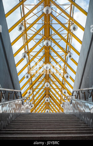 Lignes abstraites sur l'architecture bridge closeup Banque D'Images