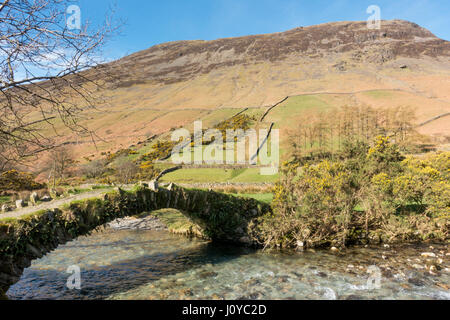 Le pont à cheval, Wasdale dans le Lake District Banque D'Images