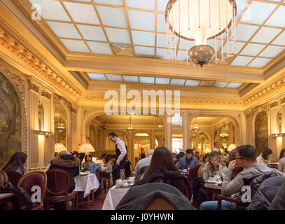 Maison de thé Angelina et café, 226 Rue de Rivoli, Paris, France Banque D'Images