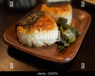 Onigiri à kemuri tatsu-ya, un restaurant japonais izakaya à Austin, Texas Banque D'Images