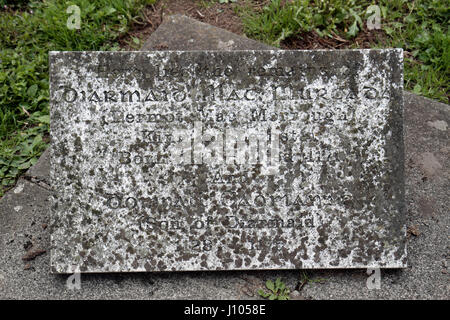 Marqueur sur la tombe de Diarmuid MacMurrough dans l'église de la cathédrale de St Edan, église d'Irlande, Ferns, comté de Wexford, Irlande (Eire). Banque D'Images