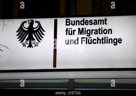 Das/ Logo Le logo de la 'Bundesamt für Migration und Fluechtlinge", Berlin. Banque D'Images