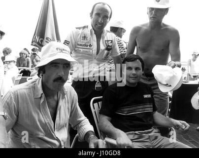 Les pilotes de l'équipe Williams - ARCHIEV (l-r) Clay Regazzoni, Frank Williams (debout) et Alan Jones au Gran Prix allemand dans d'Hockenheim, Allemagne, 29 juillet 1979. Photo : Heinz Wieseler/dpa Banque D'Images