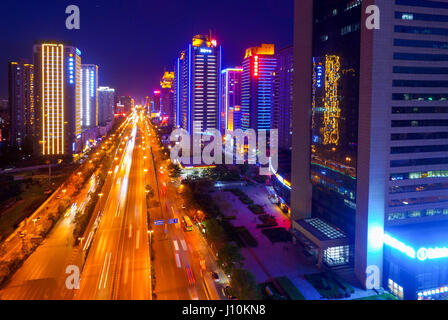 17 avril 2017 - Xi'An, Xi'an, Chine - Xi'an, Chine 17 avril 2017 à : (usage éditorial uniquement. Chine).paysage de nuit de Xi'an, province du Shaanxi du nord-ouest de la Chine, 17 avril, 2017. Crédit : SIPA Asie/ZUMA/Alamy Fil Live News Banque D'Images