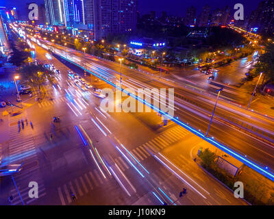 17 avril 2017 - Xi'An, Xi'an, Chine - Xi'an, Chine 17 avril 2017 à : (usage éditorial uniquement. Chine).paysage de nuit de Xi'an, province du Shaanxi du nord-ouest de la Chine, 17 avril, 2017. Crédit : SIPA Asie/ZUMA/Alamy Fil Live News Banque D'Images